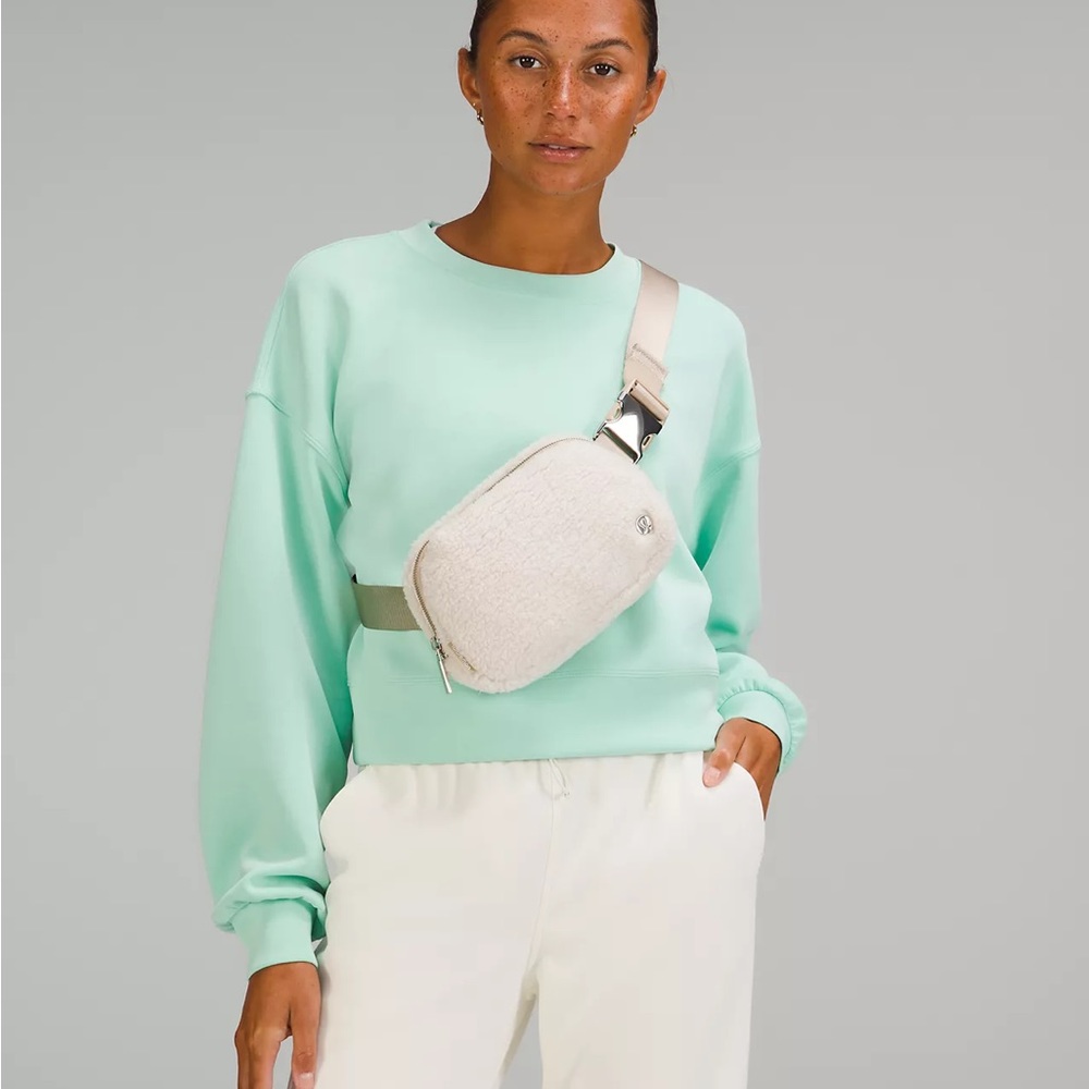Lululemon fleece belt bag